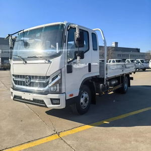 Nuevo camión de carga de 5 toneladas, camión ligero 4x2, cabina de una y media fila con volante a la izquierda, asientos de una sola fila, cámara trasera, diésel, China - Product Image 1
