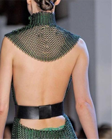 Robe Cyberpunk Techwear HT&T avec Anneau Métallique – Vêtement Futuriste Avant-Gardiste Sexy pour Club, Spectacle Scénique, Rave, Festival – Femme et Homme