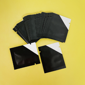 <span class=keywords><strong>Sachet</strong></span> d'échantillon cosmétique au fini mat Sac de pochette en feuille de plastique d'emballage plat scellé à 3 côtés Petit sac de paquet de soins de la peau avec impression - Product Image 6