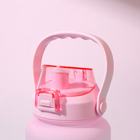 La tasse de sport à dégradé de couleur avec une tasse d'eau portable à l'échelle peut être personnalisée en taille de couleur
