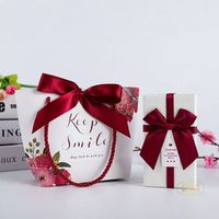 Boîte cadeau rectangulaire rigide de luxe personnalisée avec revêtement UV, idéale pour sac à main, rouge à lèvres, parfum, idée cadeau d'anniversaire, doublure en papier exquis et éponge