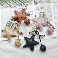 Nouvel Arrivage Porte-clés Étoile en Cuir avec Pendentif Pompon Perlé pour Femmes Filles, Breloque de Sac, Porte-clés de Voiture, Accessoires Cadeaux