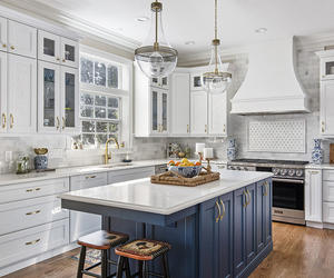 Cuisine modulaire moderne de haute qualité sur mesure avec îlot de cuisine, plan de travail en marbre et évier, ensembles complets pour villa - Product Image 2