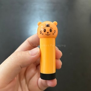 ISMAN Luxe 3g Panda Vorm Lipbalsem Tube <span class=keywords><strong>Cartoon</strong></span> Dieren Lipstick Verpakking PP Plastic Kinder Make-up Verpakking Groothandel Aangepaste <span class=keywords><strong>Logo</strong></span> - Product Image 5