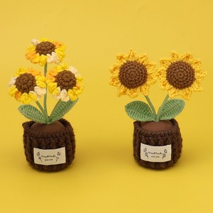 Rose en crochet faite à la main en pot, réaliste, pour <span class=keywords><strong>les</strong></span> amateurs de roses, souvenir de mariage, anti-stress, compagnon de bureau - Product Image 5