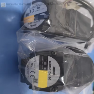 1 Pieza Nuevo Motor Blhm015k-30 Blhm015k30 Envío Rápido Nuevo Original Disponible Automatización Industrial Pac PLC Dedicado - Product Image 1