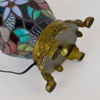 Lampe de table Tiffany de style européen luxueux rétro créatif classique avec base en verre rose, lumière décorative pour salon et chambre à coucher