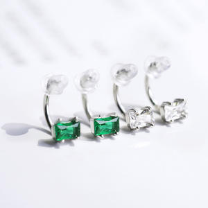 Boucles d'oreilles clous classiques en zircon taille émeraude, sertissage griffe en alliage, géométriques, unisexes, bijoux de mode blancs - Product Image 4