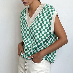 Gilet di lana a maniche corte con scollo a V autunnale a contrasto a contrasto da donna maglione alla moda della stessa maglia - Product Image 1