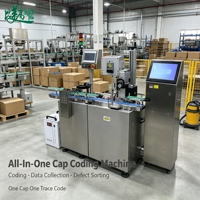 Machine de marquage laser multi-tailles réglable pour une ligne de codage, inspection, tri et traçabilité fiables et de précision des bouchons de bouteilles en série