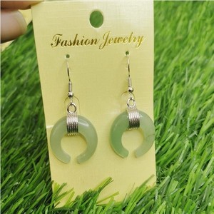 Ensemble de boucles d'oreilles en pierre d'aventurine verte en forme de lune taillée sculptée Bijoux de mode Style amoureux Cristal de quartz Pierre semi-précieuse Artisanat - Product Image 2