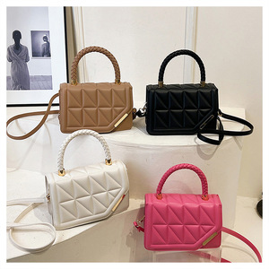 <span class=keywords><strong>Sac</strong></span> carré matelassé, nouveau style automne 2026, <span class=keywords><strong>sac</strong></span> bandoulière simple et tendance, petit <span class=keywords><strong>sac</strong></span> à bandoulière carré classique et unique. - Product Image 6