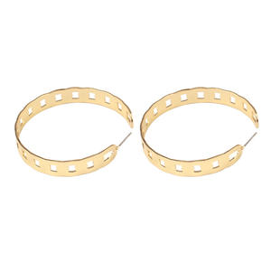 Pendientes de Aro Dorados Geométricos con Círculo Hueco para Uso Diario - Product Image 5