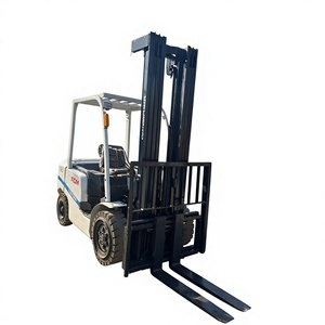 Montacargas diésel Mitsubishi usado de 3 toneladas con abrazadera, peso 4200 kg, origen Japón, en Shanghái, en oferta. - Product Image 1