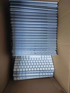 Teclado USB Tipo C de Tamaño Completo con Interruptores de Tijera Retroiluminados RGB Inalámbricos de 3.ª Generación, Usado y Original, A2450 para Laptop Macbook - Product Image 3