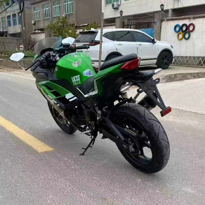 Motocicleta Deportiva Usada Estilo Ninja 200, Buen Estado. Motor Monocilíndrico de 200cc Refrigerado por Aire, Frenos de Disco, Totalmente Funcional - Product Image 2