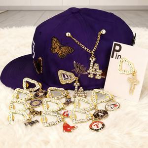 Pins de Esmalte Modernos Personalizados de Alta Calidad, Pin de Metal con Marco de Diamantes, Diseño Mexicano, Venta al Por Mayor - Product Image 4