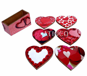 Ooden Coaster Set Différents Coeurs Imprimés Magnifiquement Conçu | Belle salle à manger avec un être cher | Spécial Saint-Valentin - Product Image 1