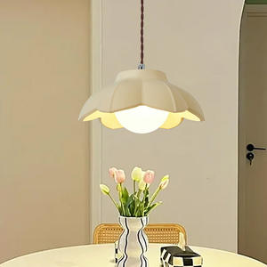 Suspension LED de style crème minimaliste français, hauteur réglable, design nordique créatif, salle à manger, chambre à coucher, salle d'exposition, milieu - Product Image 2