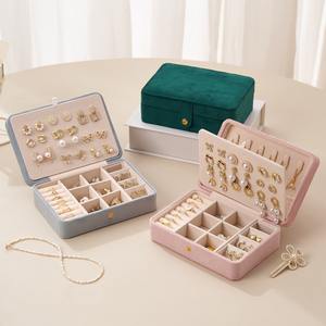 Boîte à bijoux portable de voyage en suède avec logo personnalisé, organisateur de rangement, support pour boucles d'oreilles, présentoir à bijoux - Product Image 5