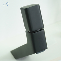 Robinet de lavabo en cuivre massif à design incliné spécial - monotrou, eau froide/chaude, finition noire