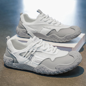 Zapatillas deportivas informales versátiles para hombre, con superficie de malla transpirable y diseño exclusivo, ligeras, deportivas, de suela blanda y a la moda. - Product Image 1