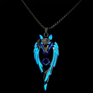 Wolf Personality Reflective Glowing In Dark Wolf Pendant Necklace For Men