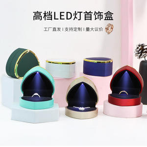 Nueva caja de anillo en forma de corazón con luz LED, <span class=keywords><strong>collar</strong></span> para propuesta de matrimonio, colgante, joyería y regalo de almacenamiento - Product Image 2