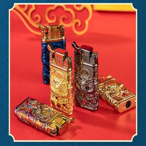 2024 Venta al por mayor Dragon encendedor de <span class=keywords><strong>gas</strong></span> butano doble llama azul encendedor a prueba de viento - Product Image 3