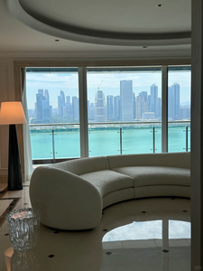 モダン家具快適ホワイト半月丸型リビングルームラウンジソファ4人掛け生地湾曲ソファ - Product Image 5