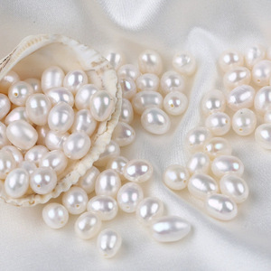 Perles d'eau douce de forme de riz blanches de 6-7 mm, perles naturelles en vrac pour la fabrication de bijoux - Product Image 1