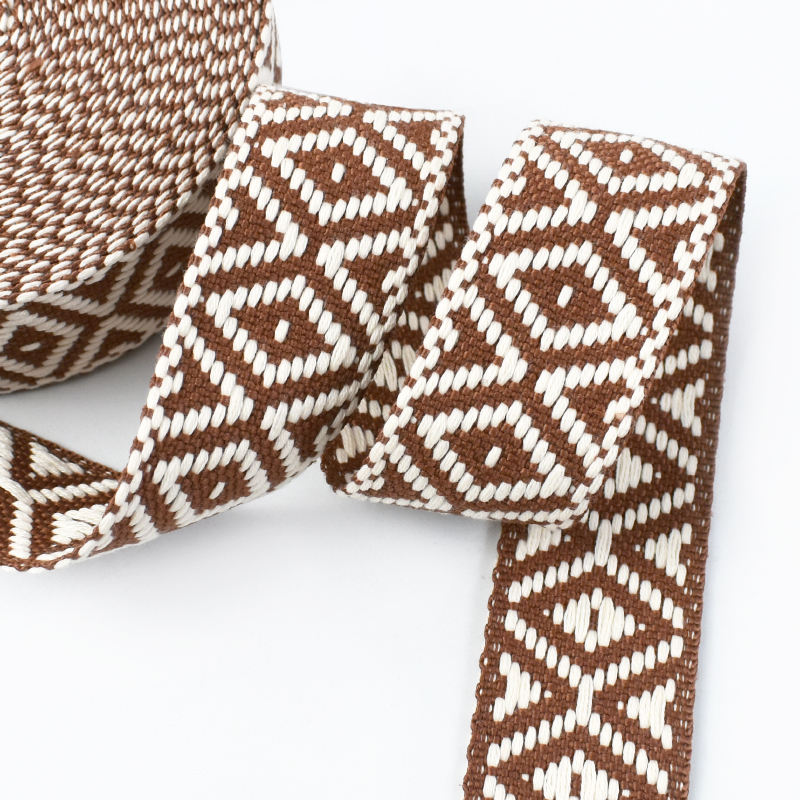 สีน้ำตาล