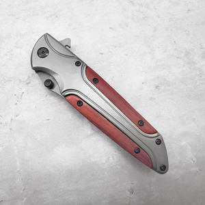 Couteau de poche pliable personnalisable de qualité OEM pour le camping, lame en acier inoxydable 3CR13 ultra-affûtée, manche en ABS couleur bois - Product Image 6