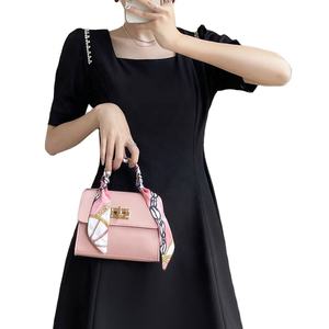 Bolsos de Mano de Diseño de PU de Alta Calidad para Mujer, con Cierre de Gancho y Bucle, Estilo Piel de Serpiente, a la Moda, Venta al Por Mayor - Product Image 2