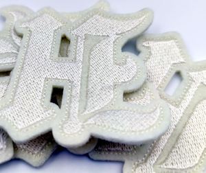Parches de Diseño Personalizados Ecológicos con Flores y Corazones Bordados, con Revestimiento Termoadhesivo para Blusas y Sombreros - Product Image 5