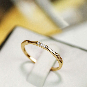 Anello con Diamante H230 in Oro Massiccio 18K, Taglio Brillante Rotondo, Colore G Naturale, Gioiello Minimalista da Donna per Fidanzamento - Product Image 2