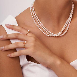 Bague ouverte en perle plaquée or 18 carats pour femme Bijoux en perles en acier inoxydable cadeau étanche - Product Image 3