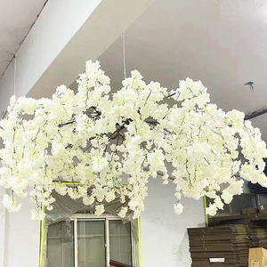 Fiori artificiali <span class=keywords><strong>del</strong></span> glicine della decorazione di nozze <span class=keywords><strong>del</strong></span> paesaggio verde che pendono nel <span class=keywords><strong>centro</strong></span> della sala <span class=keywords><strong>del</strong></span> banchetto - Product Image 3