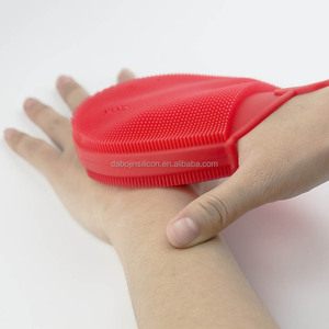 Mitaines de massage en silicone pour le soin du corps, favorisant la circulation sanguine, marque Darklight, rouge/jaune/design personnalisé créatif - Product Image 3