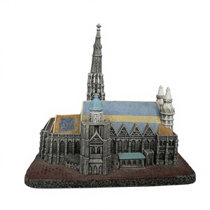 Modèle de Cathédrale Gothique, Statue de Collection en Résine, Figurine d'Architecture Décorative pour Décoration Intérieure - Product Image 1