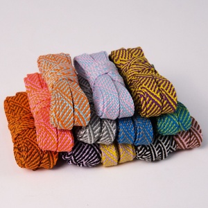 Lacets plats en polyester double couche de 1 cm de large, colorés et rayés, pour baskets et chaussures décontractées (vente en gros) - Product Image 1