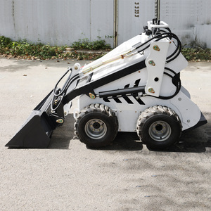 Minicargadora todoterreno con tracción en las cuatro ruedas, personalizable con accesorios para quitar nieve, nivelar y triturar, más que una minicargadora de cucharón. - Product Image 4