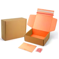 Caja de Correo Rígida Corrugada Negra Reciclable con Logotipo Personalizado, Tira de Desgarre y Cierre, Embalaje Personalizado para Calcetines, Materiales Reciclados