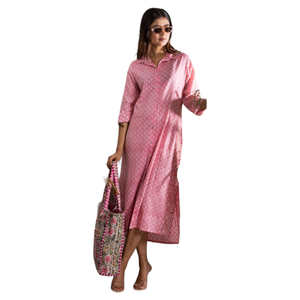 Vestido Camisero Rosa con Estampado Buti de Manga Tres Cuartos para Mujer con Abertura Lateral y Botones en la Parte Delantera para un Estilo Casual y Uso Diario - Product Image 1