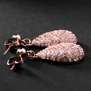 Pendientes de Aro con Diseño de Gota de Agua, Versátiles, de Lujo Ligero, Vintage, Brillantes, Exquisitos, de Acero Inoxidable, Chapados en Titanio, para Mujer - Product Image 2