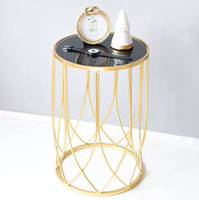 Table basse de luxe en fer finition dorée, ensemble de meubles durables et écologiques pour salon