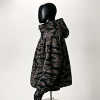 Veste coupe-vent pour homme à imprimé camouflage noir et vert rayé tigre, à capuche, fermeture éclair, vêtements de sport d'extérieur légers, logo personnalisé OEM