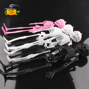 Decoraciones de Halloween con Calaveras Brillantes Fankasi, Accesorios de Plástico para Interiores en Rosa, Gris, Blanco y Negro - Product Image 4