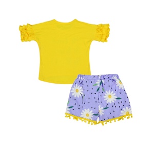 Ensembles de Vêtements Personnalisés pour Filles : Hauts à Manches Courtes à Volants avec Motifs Lettres et Shorts à Pompons – Tailles et Styles Variés – Prix de Gros - Product Image 4