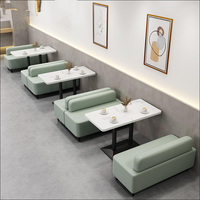 Ensemble de mobilier moderne pour café-restaurant : banquette en PU vert clair, table et chaise de salle à manger rembourrée rose pour pâtisserie